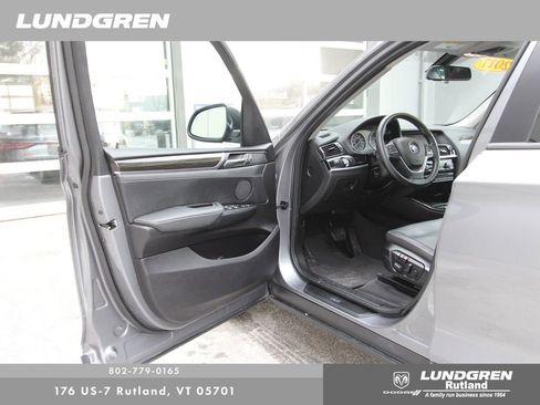 Used 2017 BMW X3 xDrive28i image 10
