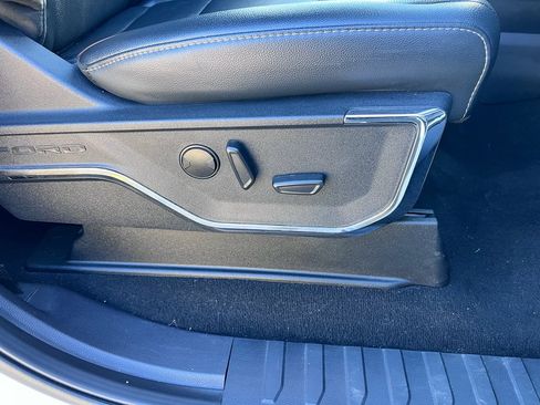 Used 2024 Ford F250 Lariat w/ Lariat Ultimate Package image 18