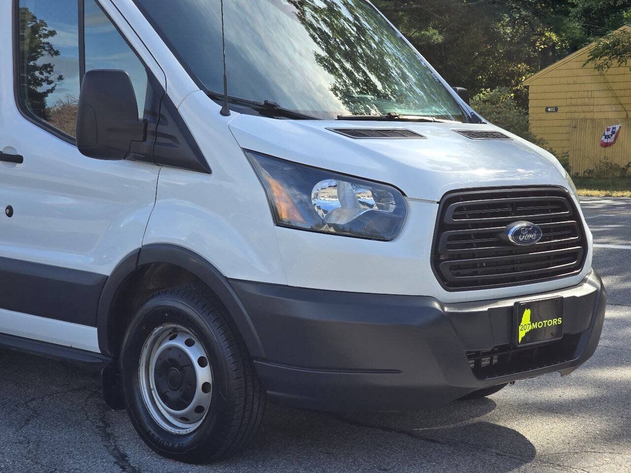 Used 2018 Ford Transit 250 148 Medium Roof RWD image 7