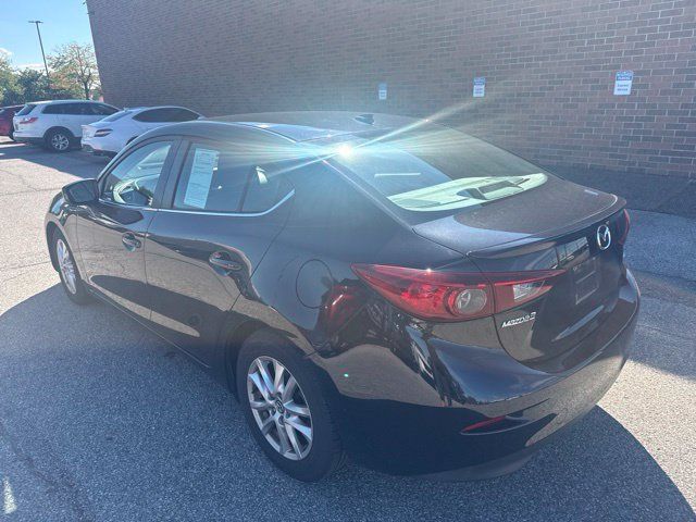 Used 2014 MAZDA MAZDA3 i Touring w/ Technology Package FWD image 4