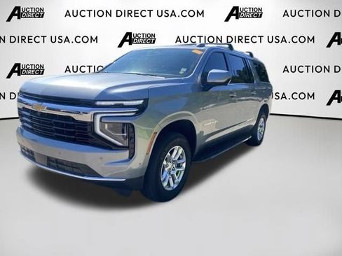 Used 2025 Chevrolet Suburban LS AWD/4WD image 8