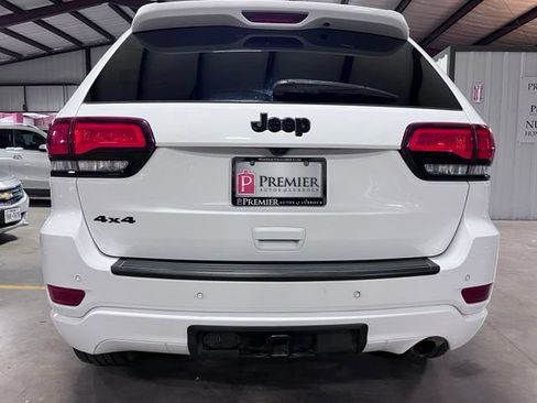 Used 2021 Jeep Grand Cherokee Laredo X AWD/4WD image 4