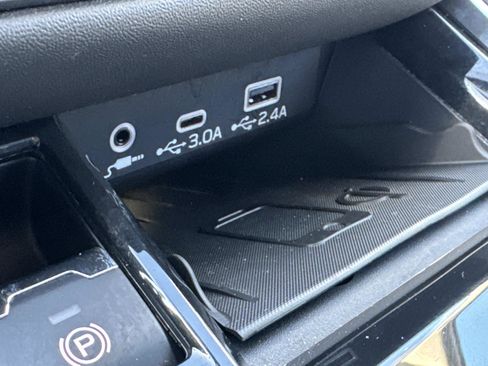 Certified 2023 Subaru Outback Limited image 30