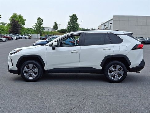 Used 2022 Toyota RAV4 XLE image 6