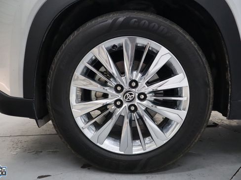 Used 2024 Toyota Grand Highlander AWD image 12