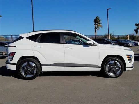 New 2025 Hyundai Kona SEL image 23