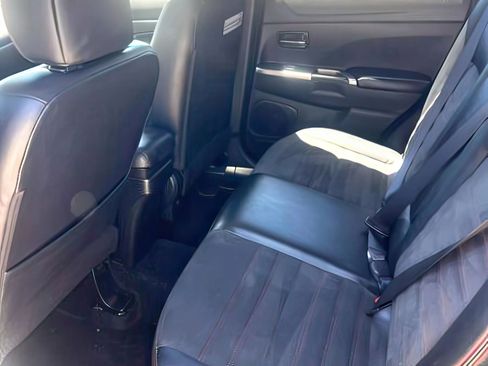 Used 2018 Mitsubishi Outlander Sport SE image 6