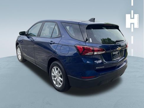 Used 2022 Chevrolet Equinox LS FWD image 3