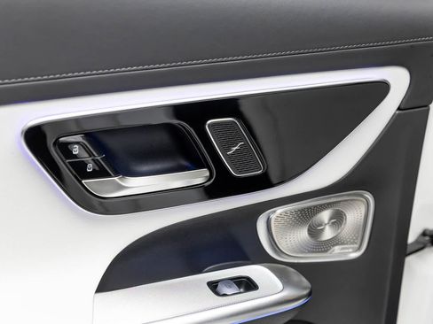Used 2026 Mercedes-Benz GLC 300 4MATIC image 39