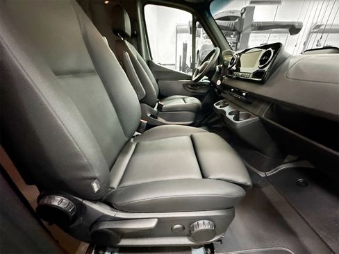 New 2025 Mercedes-Benz Sprinter 2500 image 26