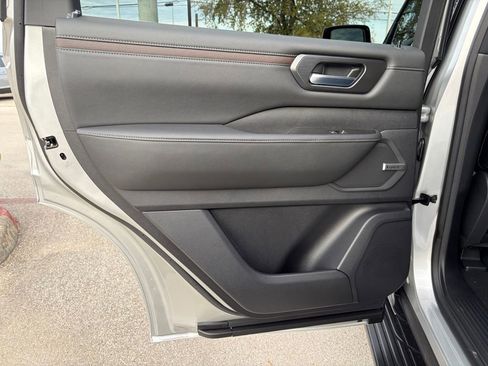 New 2026 Nissan Armada SL image 23