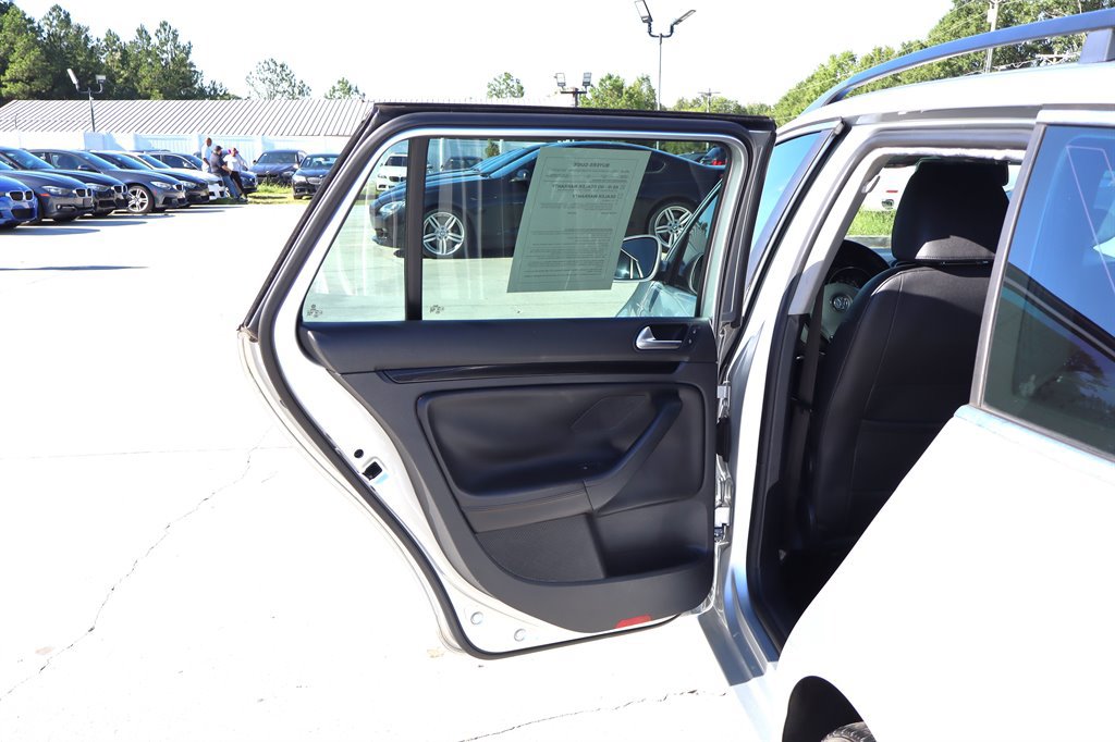 Used 2010 Volkswagen Jetta TDI FWD image 28