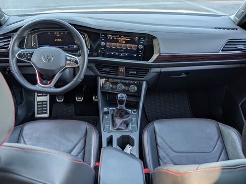 Used 2023 Volkswagen Jetta GLI Autobahn image 23