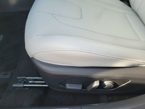 New 2026 Hyundai Elantra Limited FWD image 16