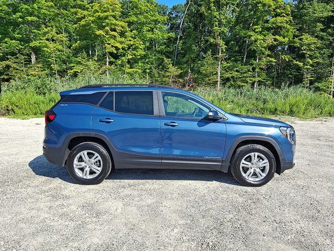 Used 2024 GMC Terrain SLE w/ Driver Convenience Package AWD/4WD image 26