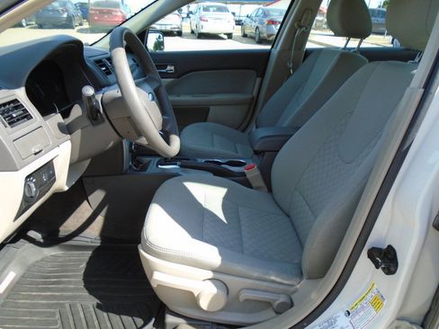 Used 2012 Ford Fusion S FWD image 9