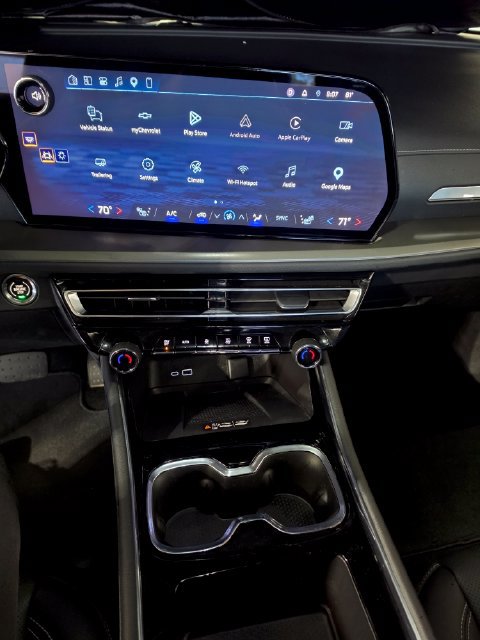 Used 2026 Chevrolet Traverse LT FWD image 32