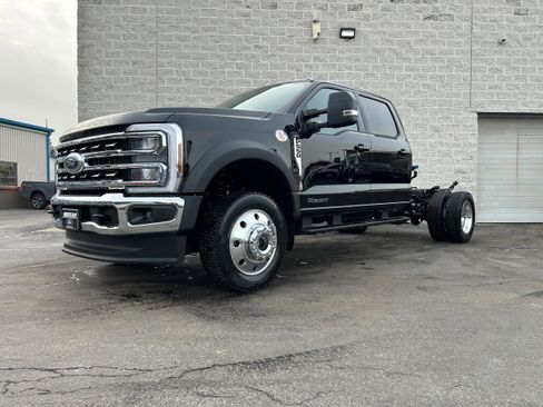 New 2026 Ford F550 4x4 Crew Cab image 3