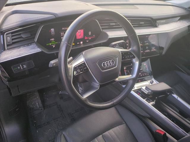 Used 2021 Audi e-tron Premium Plus w/ Premium Plus Package AWD/4WD image 10