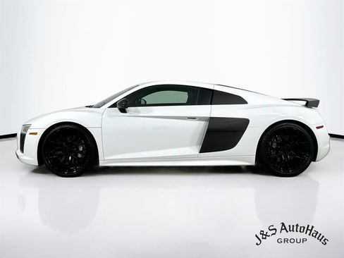 Used 2017 Audi R8 V10 plus AWD/4WD image 4