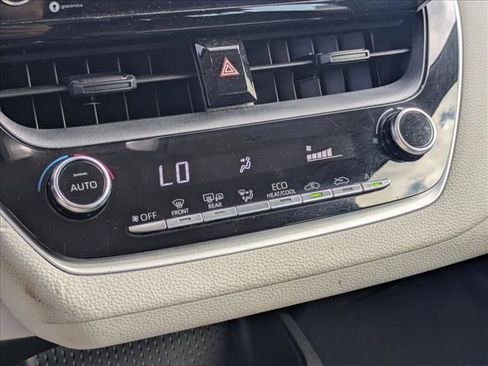 Used 2021 Toyota Corolla LE FWD image 13