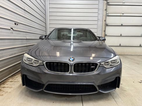 Used 2017 BMW M4 Convertible w/ Executive Package RWD image 2