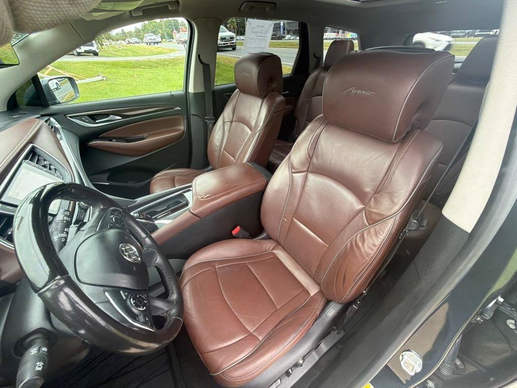 Used 2018 Buick Enclave Avenir w/ Avenir Technology Package FWD image 28