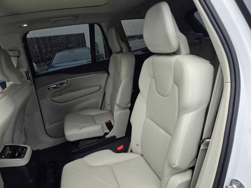 Certified 2024 Volvo XC90 T8 Plus w/ Protection Package Premier image 18