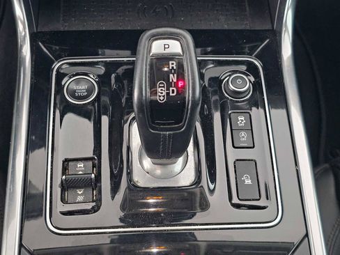 Used 2020 Jaguar XE S RWD image 30