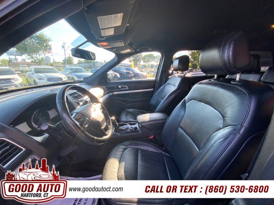 Used 2017 Ford Explorer XLT w/ Equipment Group 202A AWD/4WD image 10