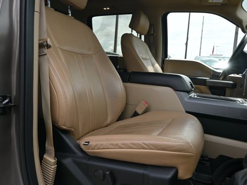 Used 2019 Ford F150 XLT w/ Equipment Group 302A Luxury AWD/4WD image 35