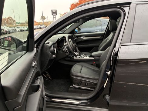 New 2025 Alfa Romeo Stelvio Sprint image 14