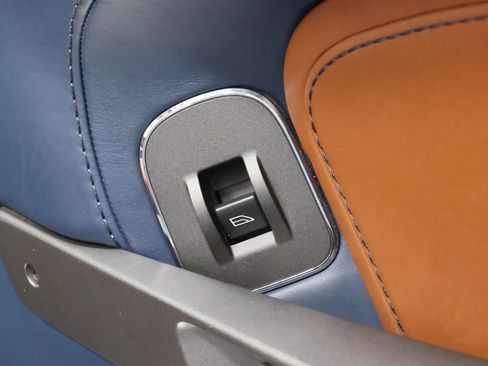 Used 2014 Aston Martin V8 Vantage Roadster image 62