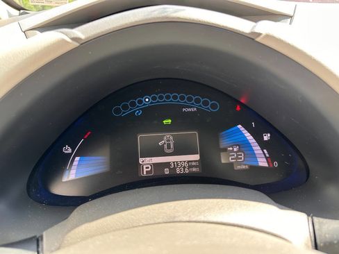 Used 2012 Nissan Leaf SL FWD image 11