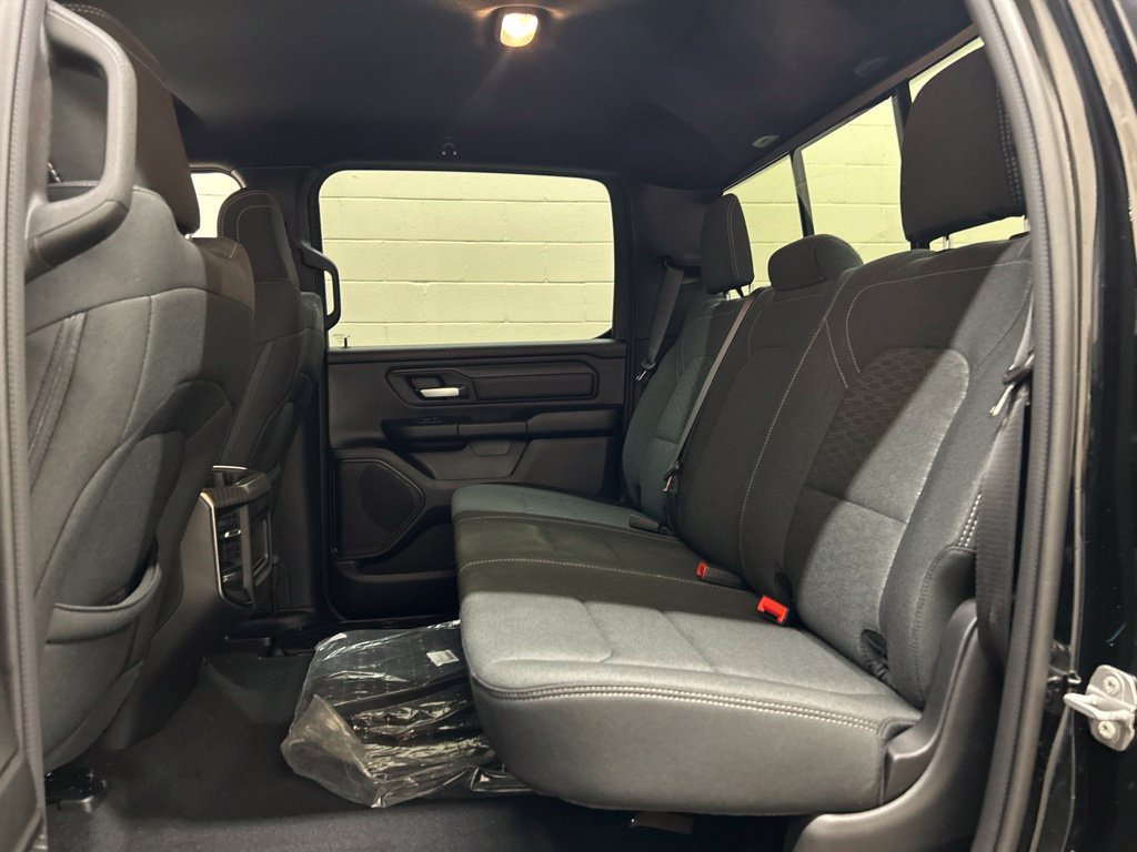 New 2026 RAM 1500 Express AWD/4WD image 9