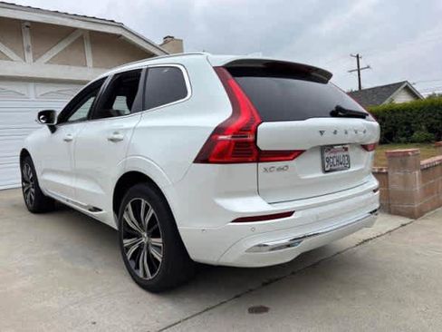 Used 2023 Volvo XC60 B5 Plus image 2