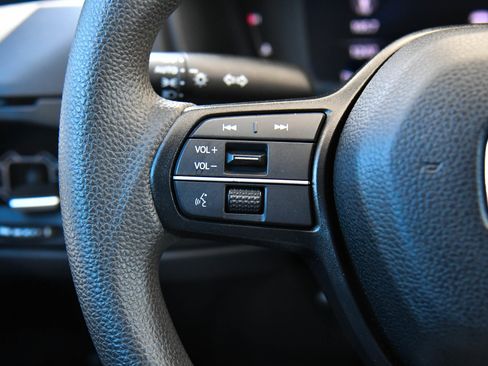 Used 2023 Honda Accord EX image 30