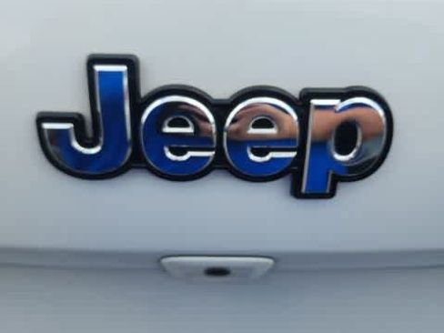 Used 2016 Jeep Cherokee Limited AWD/4WD image 5