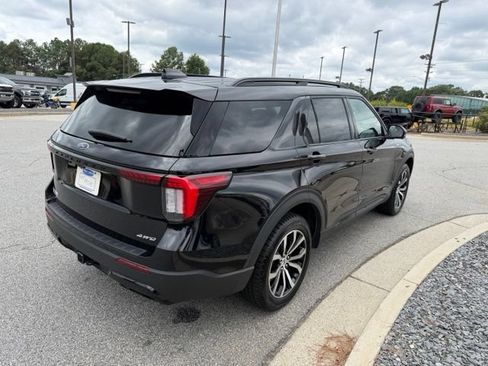 Certified 2025 Ford Explorer ST-Line AWD/4WD image 8