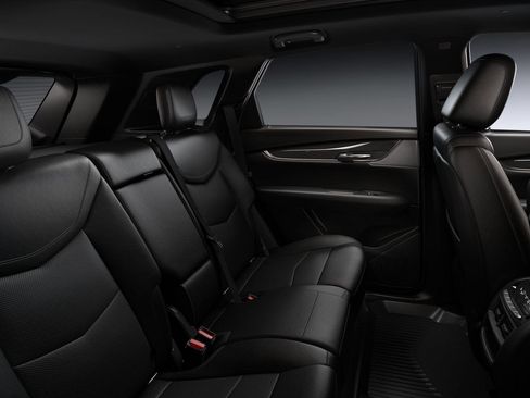 New 2026 Cadillac XT5 Sportv w/ LPO, Floor Liner Package image 34