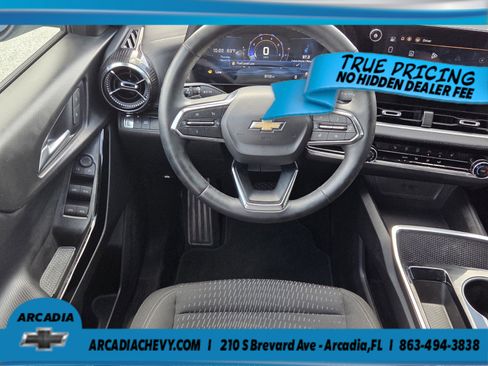 Used 2025 Chevrolet Equinox LT FWD image 5