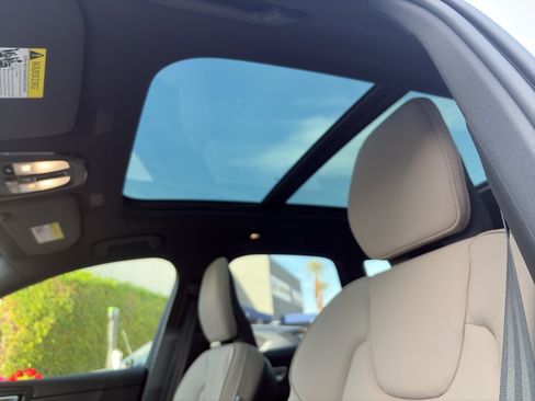 New 2026 Volvo XC60 T8 Plus w/ Protection Package Premier image 19