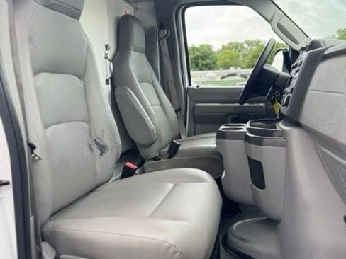 Used 2023 Ford E-450 and Econoline 450 Super Duty w/ Power Windows & Locks Group RWD image 23