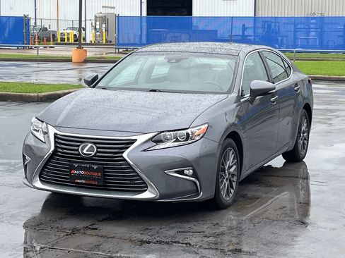 Used 2018 Lexus ES 350 w/ Navigation System Package FWD image 5