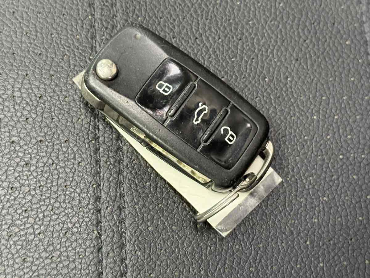 Used 2013 Volkswagen Passat 2.5 SE FWD image 39