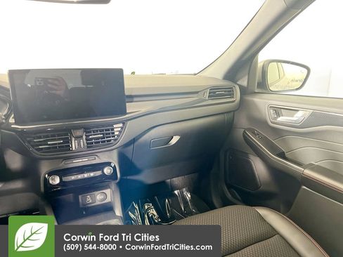 Used 2024 Ford Escape ST-Line Elite w/ Class II Trailer Tow Package image 28