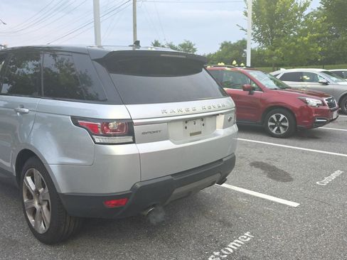 Used 2016 Land Rover Range Rover Sport SE AWD/4WD image 12