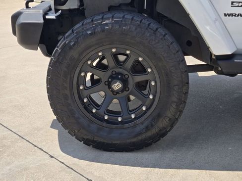 Used 2013 Jeep Wrangler Sport AWD/4WD image 17