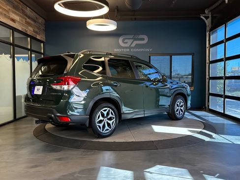 Used 2024 Subaru Forester Premium AWD/4WD image 3