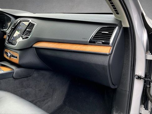 Certified 2023 Volvo XC90 B6 Plus image 27